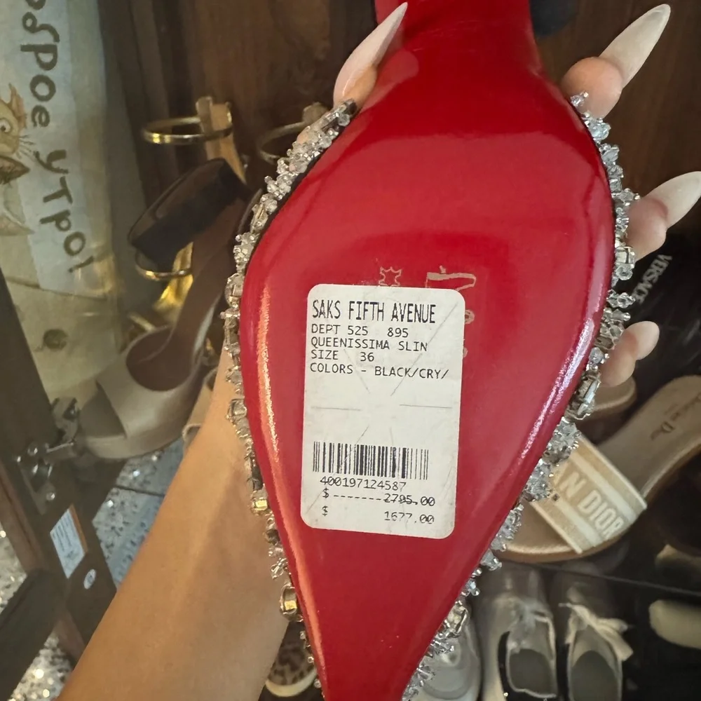 QUEENISSIMA SLING 80
MATERIAL: MOIRE/BRODE/LINING
COLOR: BLACK/CRY/LIN BLACK - Picture 3 of 6